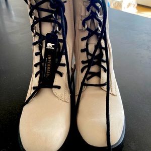 Sorel white leather boots